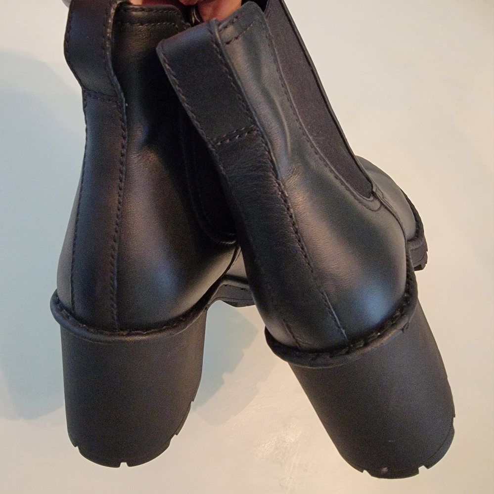 Vince Water Resistant Boots - Picture 2 of 14